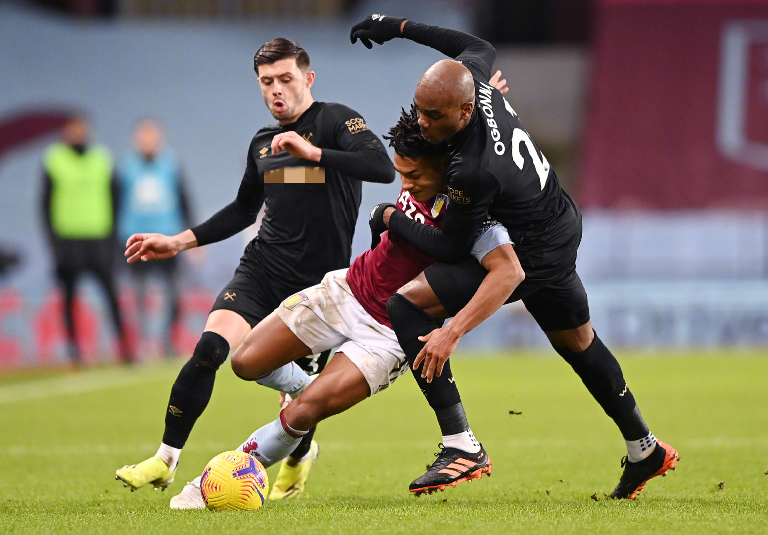 的进攻端带 的进攻端带